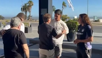 Mosa recibe a la nueva figura de Colo Colo en Uruguay: ojo al saludo entre ambos