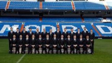 Los jugadores del Madrid lucen traje oficial en el Bernabéu
