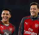 Alexis le dedica un mensaje y una foto a Özil: el alemán le responde en redes