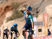 Fiesta del Astana con Cristian Rodríguez impulsando a Scaroni