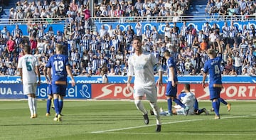 El árbitro anula el gol de Sergio Ramos por falta previa de Cristiano en un salto.