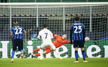 Hazard marcó el 0-1 de penalti.