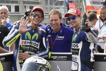 Rossi, Jarvis y Lorenzo en Yamaha 2015.