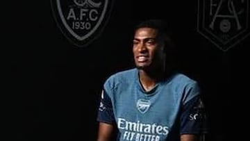 Mosquera, entrevista en los medios oficiales del Arsenal, por error.