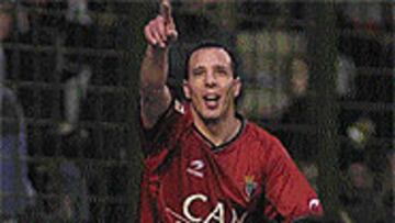 El centrocampista argentino Rivero.