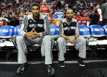 Tim Duncan y Tony Parker.