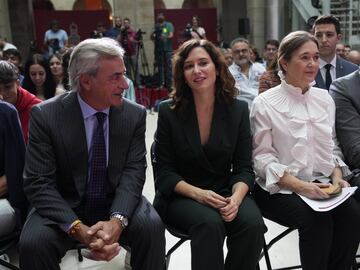 Carlos Sainz, Isabel Díaz Ayuso y Marta Rivera de la Cruz.
 