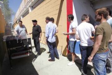 Los jugadores Atléticos disfrutaron de una barbacoa argentina después del entrenamiento antes de afrontar la recta final de la temporada.