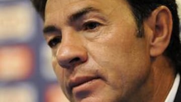 Las palabras del 'Kun' Agüero tras el Argentina-Colombia, en las que decía que ojala Messi le llevara al Barcelona ha centrado la rueda de prensa en la que se ha hecho pública la continuación de Abel Resino en el banquillo del Atlético de Madrid durante una temporada más.