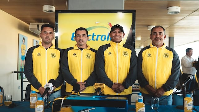 ‘Chupete’ Suazo elige a los primeros fichajes para su debut como DT