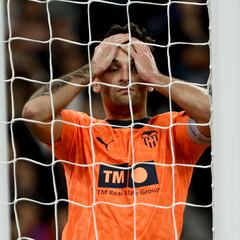 Aprobados y suspensos del Valencia: Los errores individuales condenan al equipo