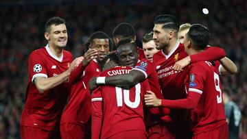 Los jugadores del Liverpool celebrando la goleada (7-0) al Spartak de Mosc&uacute;.