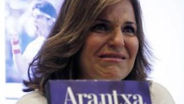 EMOCIONADA. Arantxa comenzó serena la lectura de su comunicado pero acabó entre lágrimas.