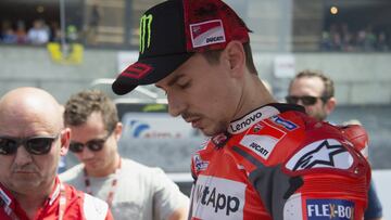 LE MANS, FRANCE - MAY 20:  Jorge Lorenzo of Spain and Ducati Team prepares to start on the grid during the MotoGP race during the  MotoGp of France - Race on May 20, 2018 in Le Mans, France.  (Photo by Mirco Lazzari gp/Getty Images)