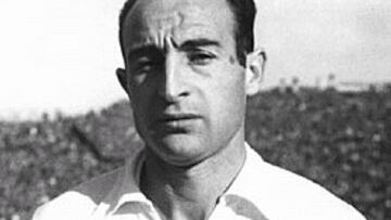 <b>"PATO" ARAUJO</b>. Formó parte del Sevilla más laureado de toda la historia, entre 1945 y 1956 y en su primera campaña en club el Sevilla consiguió el título de Liga.