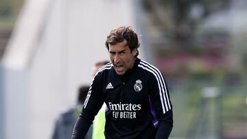 Raúl celebra un gol del Castilla.