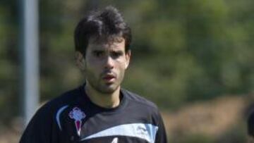 <b>VARIANTE. </b>El canterano ha jugado de central y de medio defensivo.