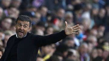 Luis Enrique, dando órdenes en el Calderón.