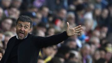 Luis Enrique, dando &oacute;rdenes en el Calder&oacute;n.