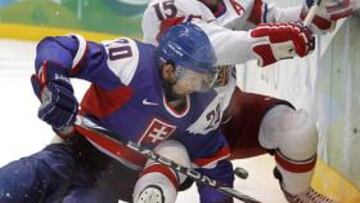 La República Checa ganó a Eslovaquía por 3-1 en un duelo de ex compatriotas. Ambas naciones se separaron en 1993.