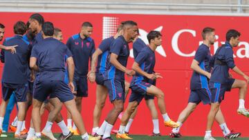 Los jugadores del Sevilla, en un entrenamiento.