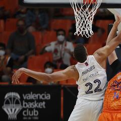 Real Madrid y Valencia se lo juegan todo a una carta