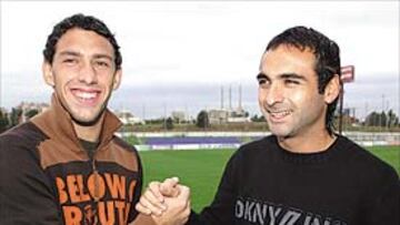 <b>SE APUESTAN UNA CENA. </b>Maxi y Martín Posse, jugadores del Espanyol y ex de Newell's y Vélez, han cruzado apuestas para ver quien sale campeón.