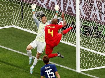 Vincent Kompany y Eiji Kawashima.