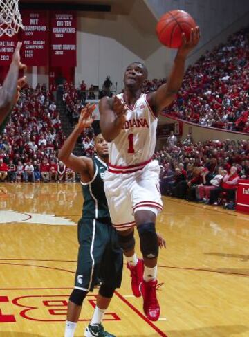 Noah Vonleh (ala-pívot - Universidad de Indiana)