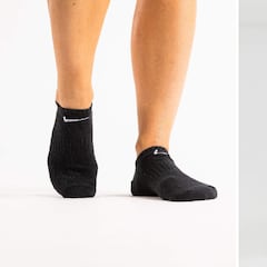 Se adaptan al pie y “no resbalan”: estos calcetines tobilleros Nike son ideales para lucir en verano