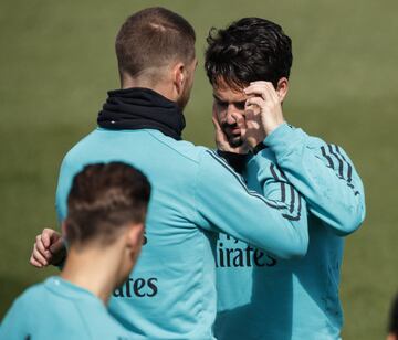 El susto de Isco protagoniza el entrenamiento del Madrid