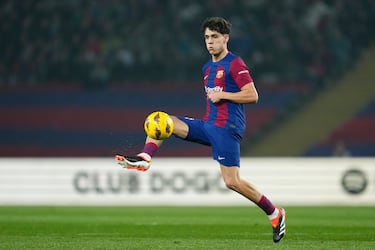 Ante la falta de laterales en el panorama europeo, el Barça tiene en sus filas un gran proyecto en Héctor Fort. A sus 17 años se ha hecho indiscutible para Rafa Márquez y la lesión de Balde le abre la puerta del primer equipo. En San Mamés, con un gran reto delante, jugó un magnífico encuentro en el lateral zurdo, una demarcación que no es la suya.