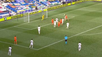 El cabezazo de Neco Williams en el 94' que le dio el triunfo a Gales