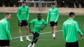 Jhegson Méndez ya se entrena con el Elche