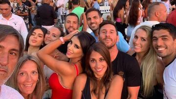 Lionel Messi, Luis Su&aacute;rez, Jordi Alba y Cesc F&agrave;bregas de fiesta en la discoteca &#039;Ushua&iuml;a&#039; de Ibiza con sus mujeres en julio del 2019.