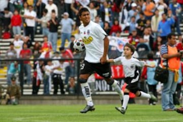 Arturo Vidal, a 10 años de su debut en la Roja.