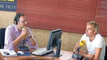 <b>SIMPATÍA. </b>Stephane Pignol charló ayer de la actualidad del equipo con Nicolás López, David Ojeda y Rafa León en la Cadena SER.