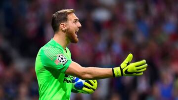Oblak, que ya ha mantenido más veces en Liga su puerta a cero que los días encajando, en el derbi ante el Madrid.