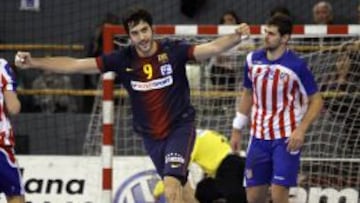 Ra&uacute;l Entrerr&iacute;os celebra unos de sus goles ante el Atl&eacute;tico de Madrid.