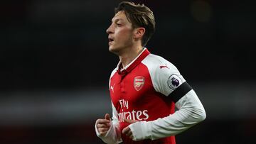 Wenger rules out Özil sale as Wilshere contract talks continue