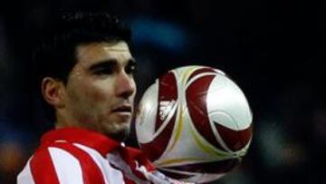 <b>EN FORMA. </b>Reyes controla un balón. El andaluz volvió a marcar.