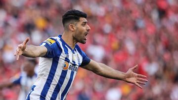 Lisbon (Portugal), 07/04/2023.- FC Porto player Medhi Taremi celebrates after scoring the 1-2 lead, during the Portuguese First League soccer match, between SL Benfica and FC Porto, at Luz stadium in Lisbon, Portugal, 07 April 2023. (Lisboa) EFE/EPA/ANTONIO COTRIM
