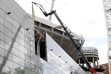 Poco a poco el 'nuevo' Santiago Bernabéu va cogiendo forma. Las obras de remodelación del estadio del conjunto blanco continúan un ritmo imparable. 