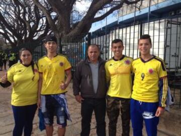 Los hinchas colombianos esperan un triunfo de la Selección en el Estadio Centenario de Montevideo