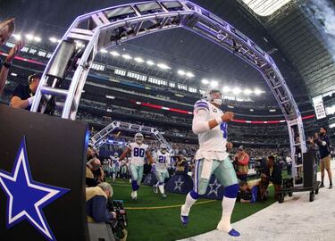 What is Dak Prescott's net worth?