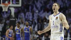 Fabien Causeur celebra la victoria del primer partido de cuartos ante el Maccabi.