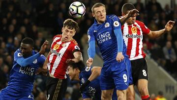 Jamie Vardy y Shinji Okazaki.