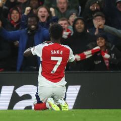 Saka lidera al Arsenal de Arteta en Premier League
