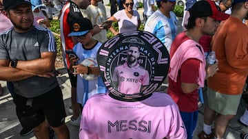 Fans of Argentine soccer star Lionel Messi