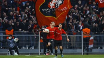 Soccer Football - Europa Conference League - Round of 16 Second Leg - Stade Rennes v Leicester City - Roazhon Park, Rennes, France - March 17, 2022 Stade Rennes' Benjamin Bourigeaud celebrates scoring their first goal with Baptiste Santamaria REUTERS